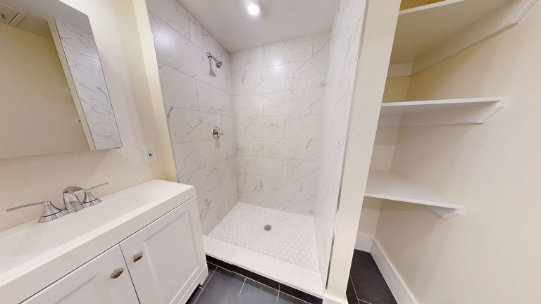 Bath of 1 Bed with Office Unit